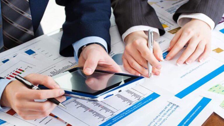 Dar Credit IPO Listing: आईपीओ को मिली थी 106 गुना बोली, लिस्टिंग पर एंट्री होते ही शेयरों में लगा लोअर सर्किट – dar credit and capital ipo listing shares debut over 8 percent premium dar credit and capital share price slips to lower circuit