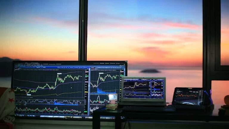 Virtual Galaxy Infotech IPO Listing: ₹142 के शेयर की ₹180 पर एंट्री, फिर लिस्ट होते ही अपर सर्किट – virtual galaxy infotech ipo listing shares debut over 26 percent premium virtual galaxy infotech share price jumps to upper circuit