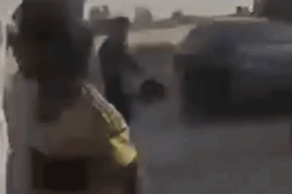 Pakistan Canal Project Protest; Aasifa Bhutto Convoy Attack | Jamshoro | सिंध नदी परियोजना के खिलाफ प्रदर्शन हिंसक हुआ: राष्ट्रपति की बेटी के काफिले पर हमला, चार दिन पहले गृहमंत्री का घर जलाया था